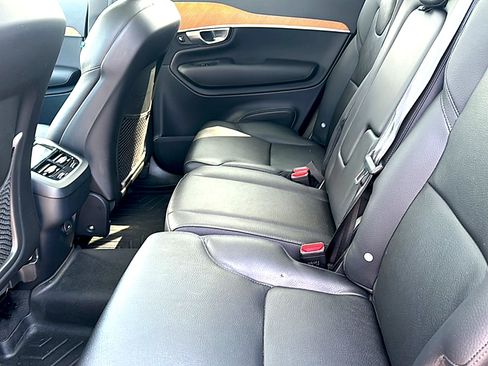 Used 2022 Volvo XC90 T5 Momentum w/ Protection Package Premier FWD image 19