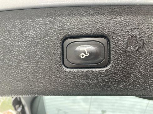 Used 2024 Ford Edge Titanium image 37