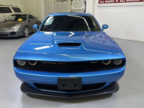 Used 2015 Dodge Challenger SRT w/ Technology Group image 4