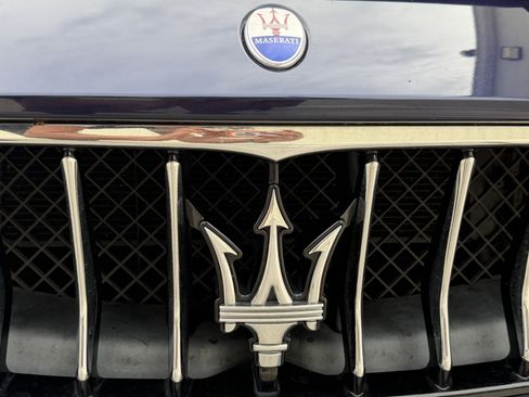 Used 2018 Maserati Ghibli RWD image 12