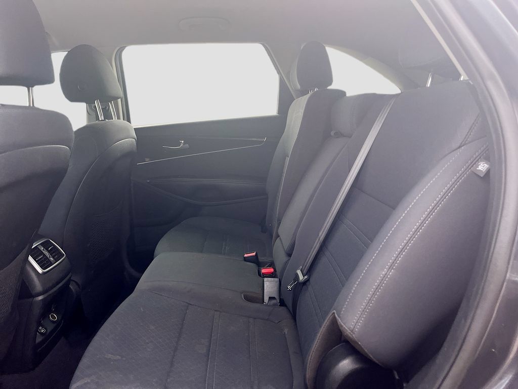 Used 2019 Kia Sorento S FWD image 23