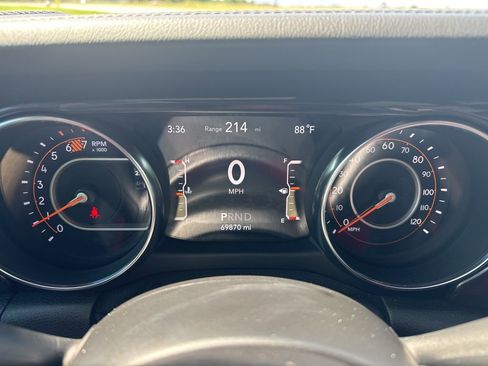 Used 2021 Jeep Wrangler Unlimited Sahara AWD/4WD image 10