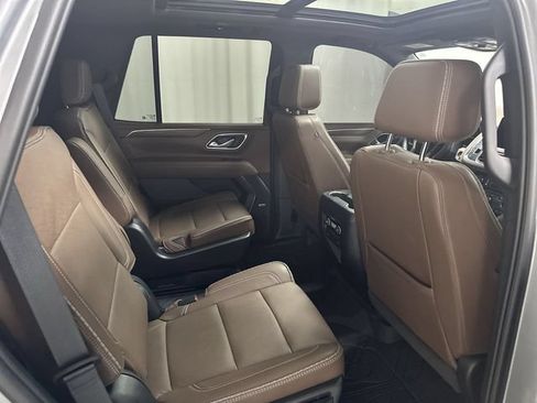 Used 2024 Chevrolet Tahoe High Country AWD/4WD image 18