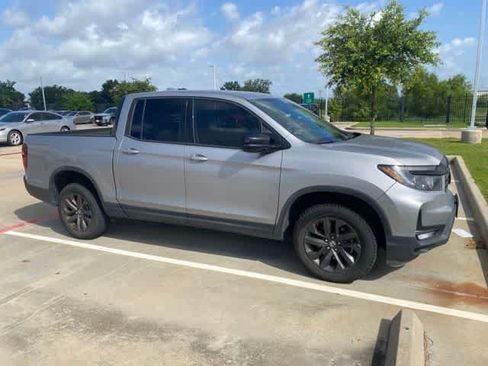 Used 2023 Honda Ridgeline Sport image 4