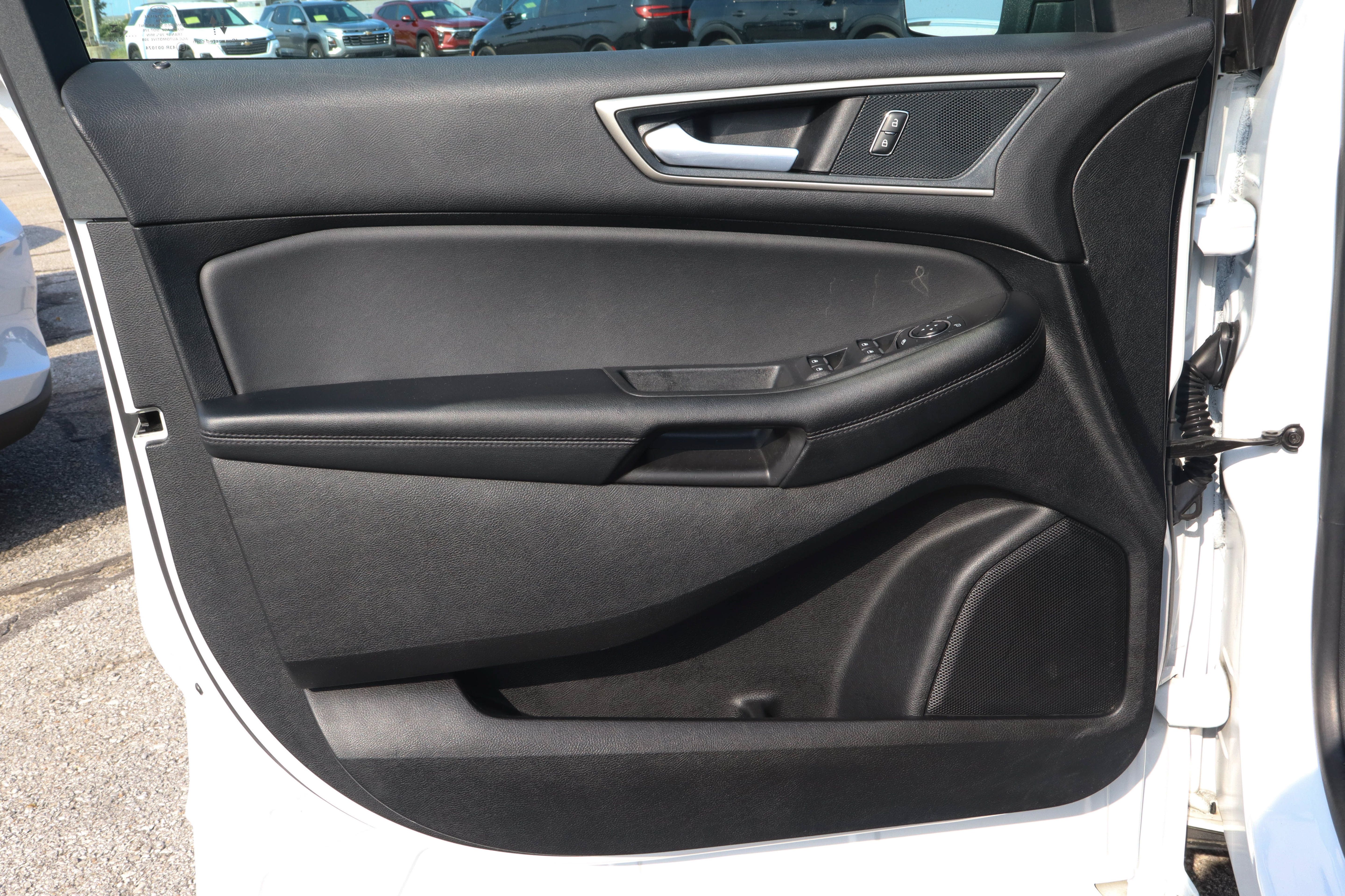 Used 2024 Ford Edge SEL AWD/4WD image 10