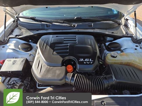 Used 2020 Dodge Charger SXT RWD image 34