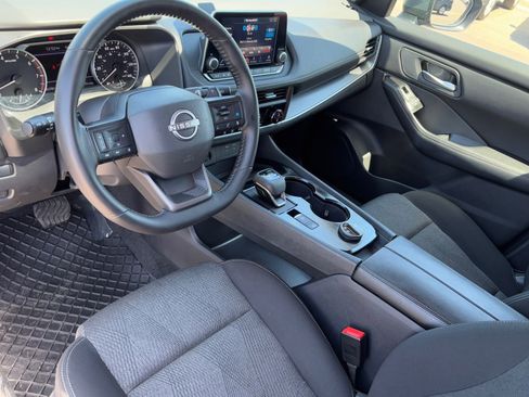 Certified 2025 Nissan Rogue SV image 16