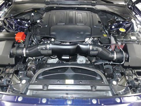 Used 2017 Jaguar XF R-Sport image 36