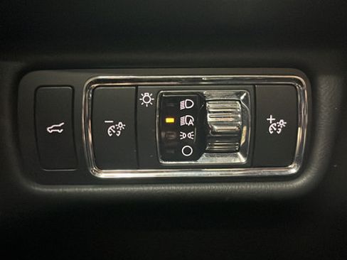 Used 2025 Lincoln Aviator AWD image 33