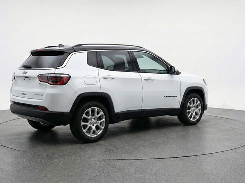 Used 2025 Jeep Compass Limited AWD/4WD image 9