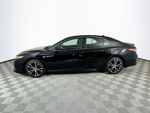 Used 2019 Toyota Camry SE w/ Audio Package image 4