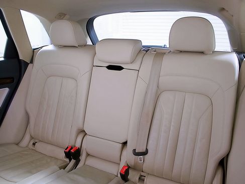 Used 2018 Audi Q5 2.0T Premium Plus w/ Premium Plus Package image 17