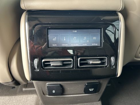 Used 2022 Lincoln Aviator Reserve w/ Equipment Group 201A AWD/4WD image 17