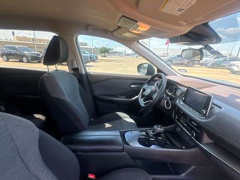 Used 2023 Nissan Rogue SV FWD image 31