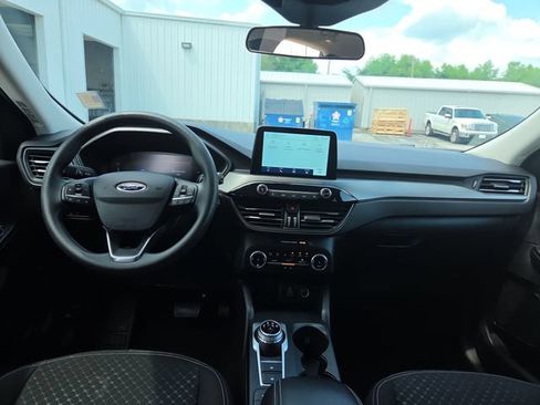 Used 2025 Ford Escape Active AWD/4WD image 12