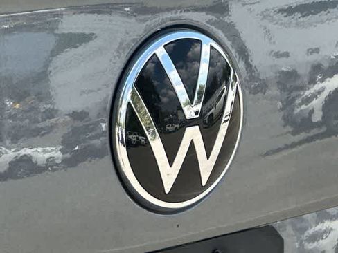 Used 2024 Volkswagen Jetta SE FWD image 19