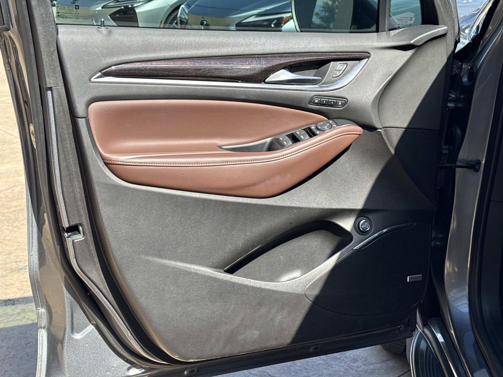 Used 2020 Buick Enclave Avenir w/ Avenir Technology Package FWD image 11