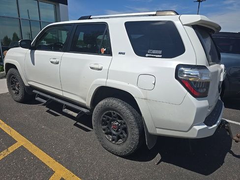 Used 2019 Toyota 4Runner SR5 Premium AWD/4WD image 2