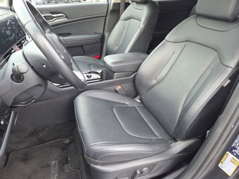Used 2024 Kia Sportage EX AWD/4WD image 32