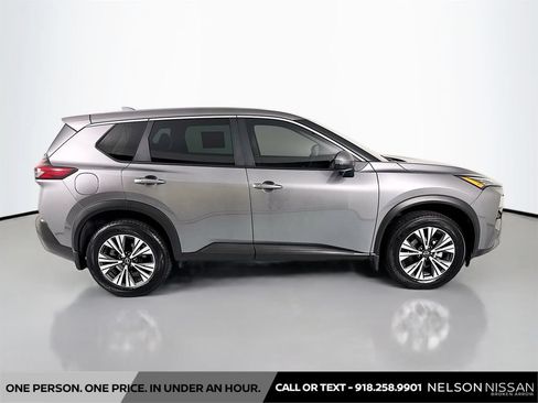 Certified 2023 Nissan Rogue SV FWD image 4