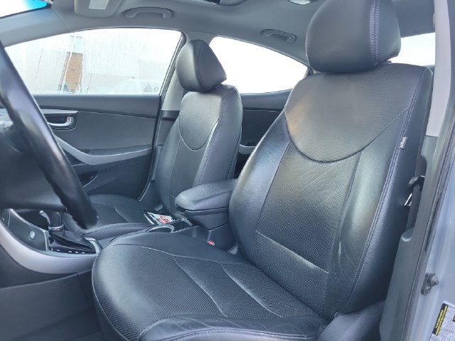 Used 2015 Hyundai Elantra Limited w/ Option Group 05 FWD image 12
