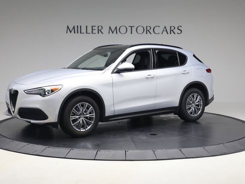 Used 2022 Alfa Romeo Stelvio Sprint image 2