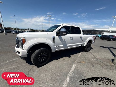 Used 2017 Ford F250 Platinum AWD/4WD image 2
