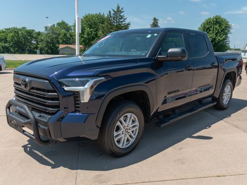Used 2023 Toyota Tundra SR5 w/ SR5 Premium Package AWD/4WD image 5