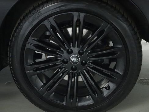 Used 2023 Land Rover Range Rover Long Wheelbase SE image 41