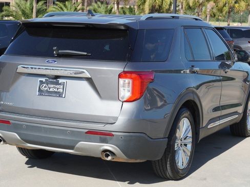 Used 2022 Ford Explorer Limited w/ Equipment Group 301A RWD image 6