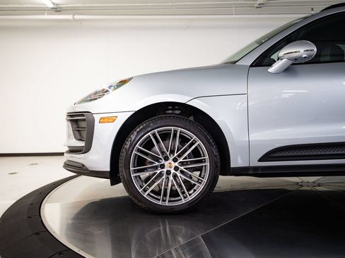 Certified 2026 Porsche Macan AWD/4WD image 11