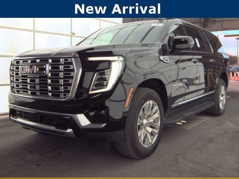 Used 2025 GMC Yukon XL Denali image 1