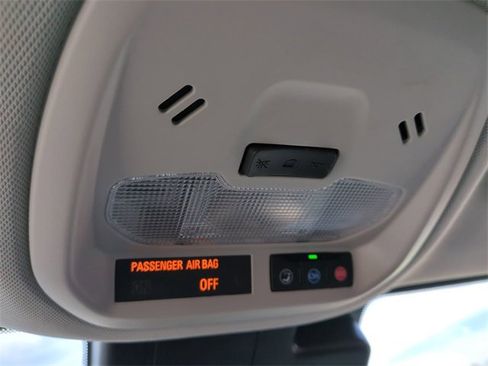 Certified 2025 Chevrolet Trax LT image 22