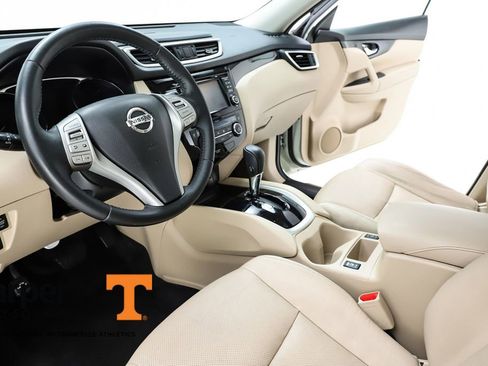 Used 2016 Nissan Rogue SL image 19