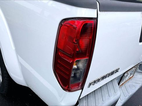 Used 2011 Nissan Frontier SL image 33