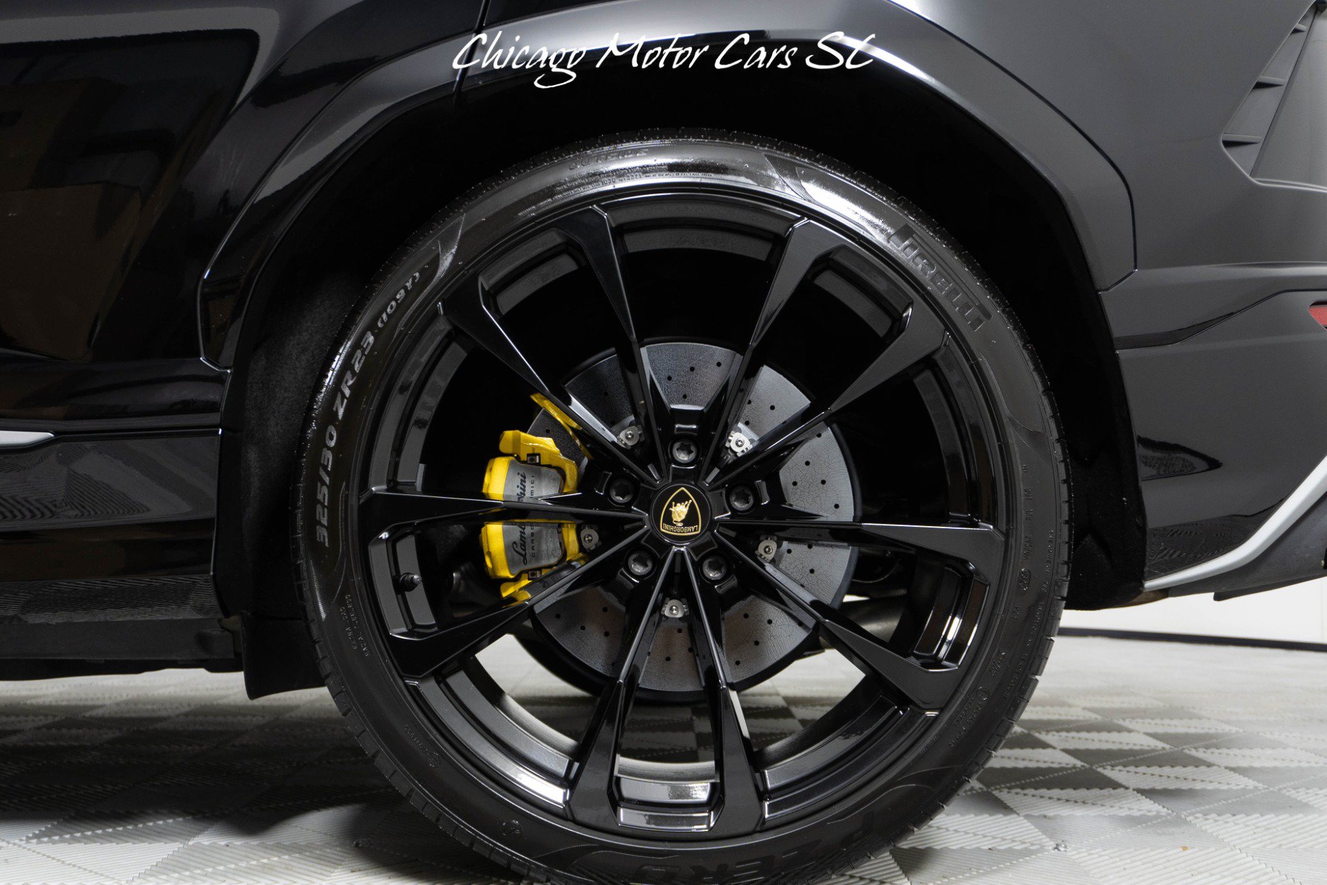 Used 2021 Lamborghini Urus AWD/4WD image 3