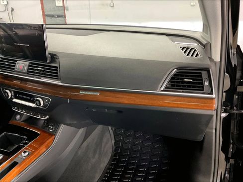 Certified 2023 Audi Q5 2.0T Premium Plus w/ Premium Plus Package AWD/4WD image 17