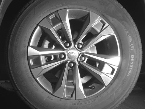 Used 2025 Chevrolet Equinox LT FWD image 12