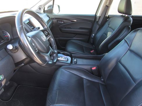 Certified 2019 Honda Pilot Touring image 17