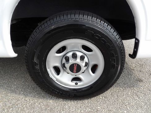 Used 2022 GMC Savana 2500 RWD image 48