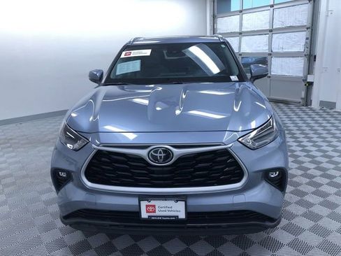 Certified 2021 Toyota Highlander XLE AWD/4WD image 14