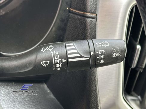 Used 2021 GMC Terrain SLT image 28