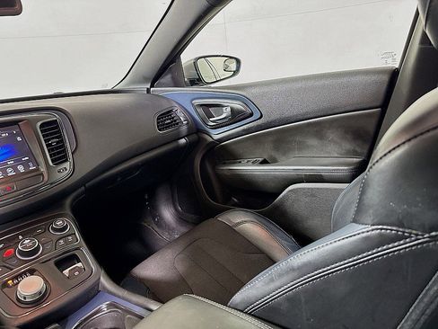 Used 2016 Chrysler 200 S w/ Comfort Group image 25