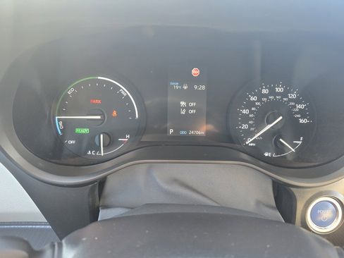 Used 2024 Toyota Sienna LE image 19