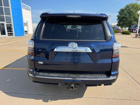 Used 2017 Toyota 4Runner Limited AWD/4WD image 3
