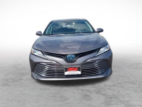 Certified 2020 Toyota Camry XLE FWD image 2