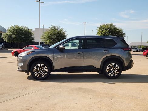 Used 2023 Nissan Rogue SV FWD image 4