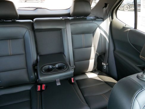 Used 2024 Chevrolet Equinox Premier AWD/4WD image 14