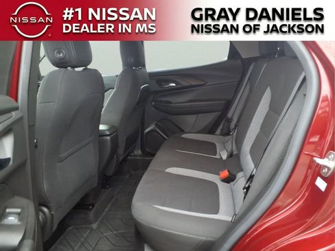 Used 2024 Chevrolet TrailBlazer LT w/ LT Cold Weather Package FWD image 25