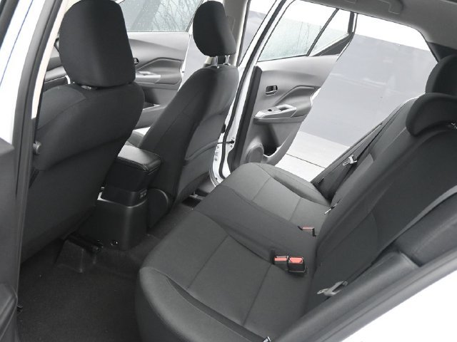 Used 2025 Nissan Kicks Play S FWD image 17